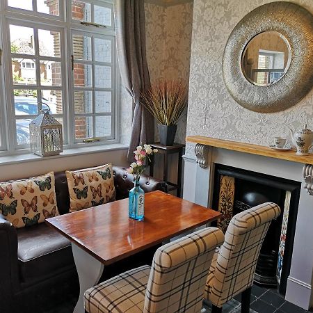 Woolpack Inn Chichester Buitenkant foto