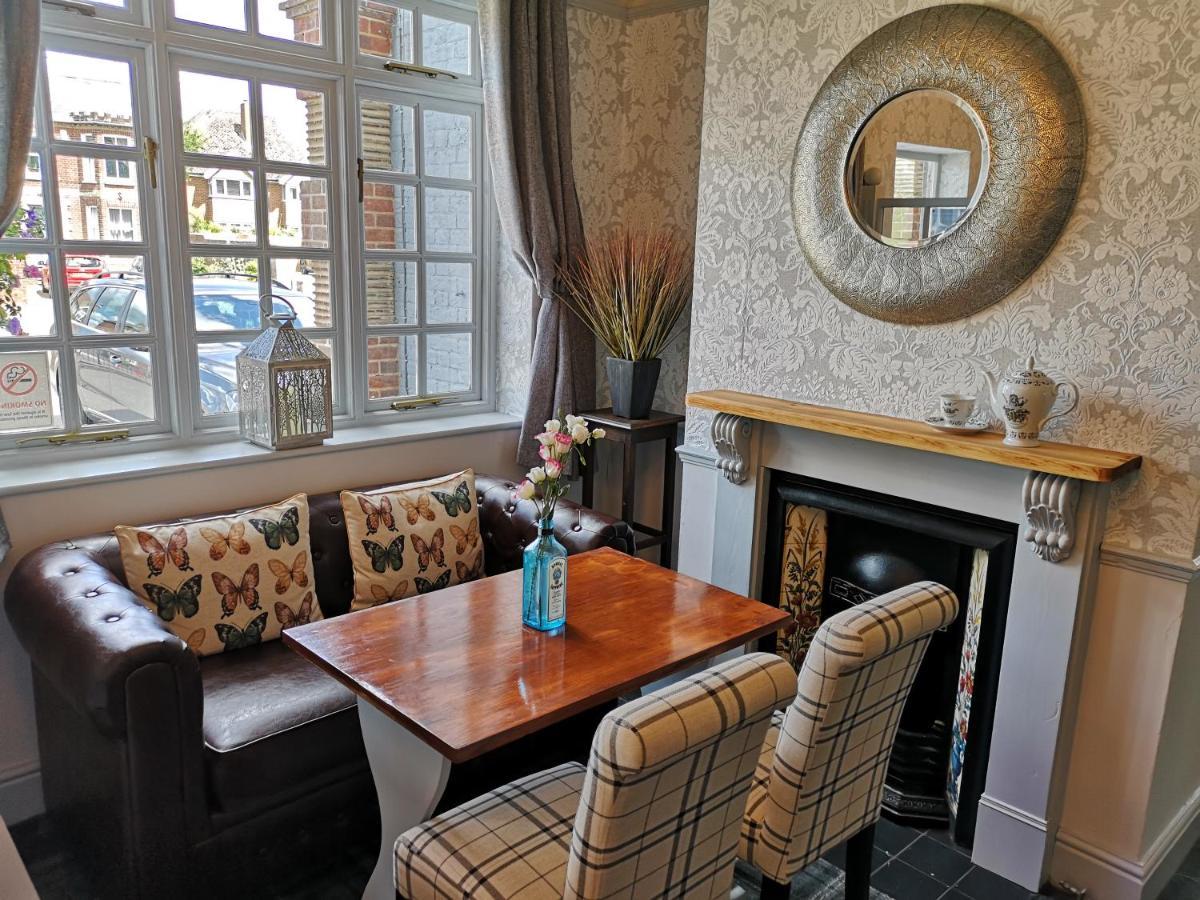 Woolpack Inn Chichester Buitenkant foto